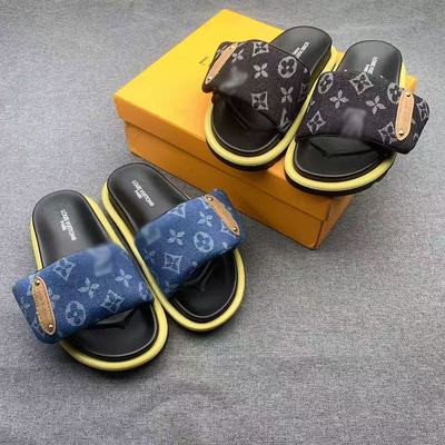 Louis Vuitton Velcro Slippers Women's Thick Influencer Flip Flops Flip Flops Fashion Couple Slippers