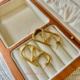 celine Stainless Steel Tenu Earrings Letter V Light Luxury Earrings Cross-border Hot Selling Simple Elegant Stud Earrings Branded Stud Earrings Waterproof