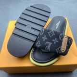 Louis Vuitton Velcro Slippers Women's Thick Influencer Flip Flops Flip Flops Fashion Couple Slippers