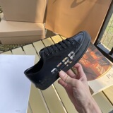 Burberry In Stock Women's Shoes New Flat Casual Skate Shoes Korean Style Versatile Sport Canvas Shoes