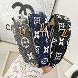 Louis Vuitton European and American Popular 2024 New Hong Kong Flavor Printed Fabric Women's Small Fresh Hair Accessories Old Floral Wide Edge Hair Band Pressing Hair Card