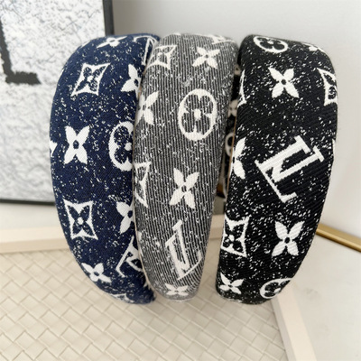 Louis Vuitton European and American Popular 2024 New Hong Kong Flavor Printed Fabric Women's Small Fresh Hair Accessories Old Floral Wide Edge Hair Band Pressing Hair Card