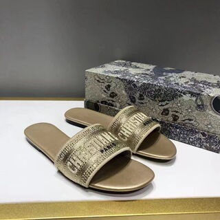 Dior 2026 summer new diamond flat sandals fashion outer wear popular beach sandals women