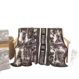 Cross-border foreign trade fashion brand blanket big brand gift flannel blanket office nap blanket air conditioning blanket gift box