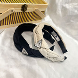 Prada Leather Sponge Pressed Elegance Headband Summer Premium Influencer 2023 New Versatile Outdoor Departure Card Hair Accessories