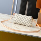 Cross-border women's bag single shoulder printing classic large square bag light armpit bag European and American trendy magnetic buckle factory source