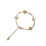Van cleef High Edition Four Leaf Clover Louis Vuitton New Old Floral Bracelet Lady Rose Gold Plated No Fading Bracelet One Piece Generation