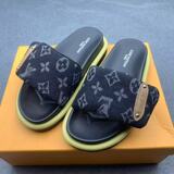 Louis Vuitton Velcro Slippers Women's Thick Influencer Flip Flops Flip Flops Fashion Couple Slippers